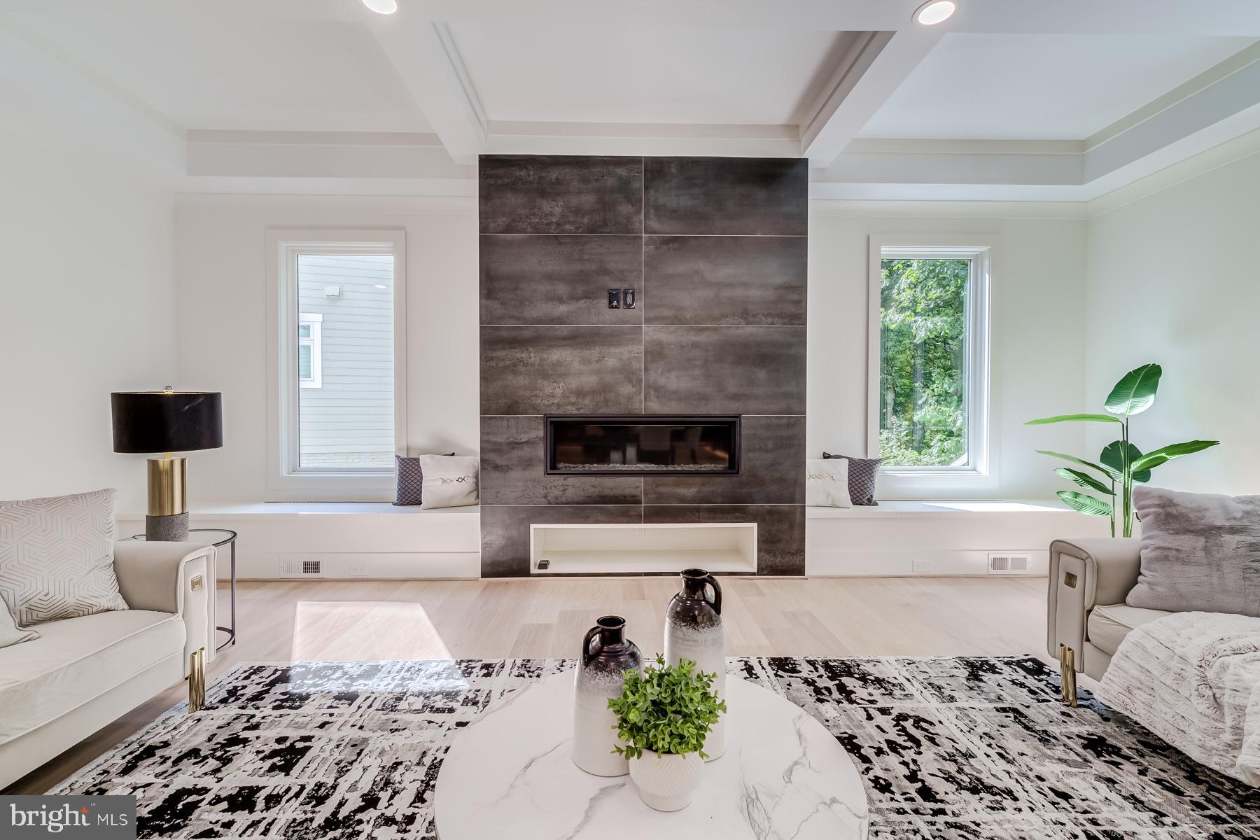 1205 Ross Dr SW