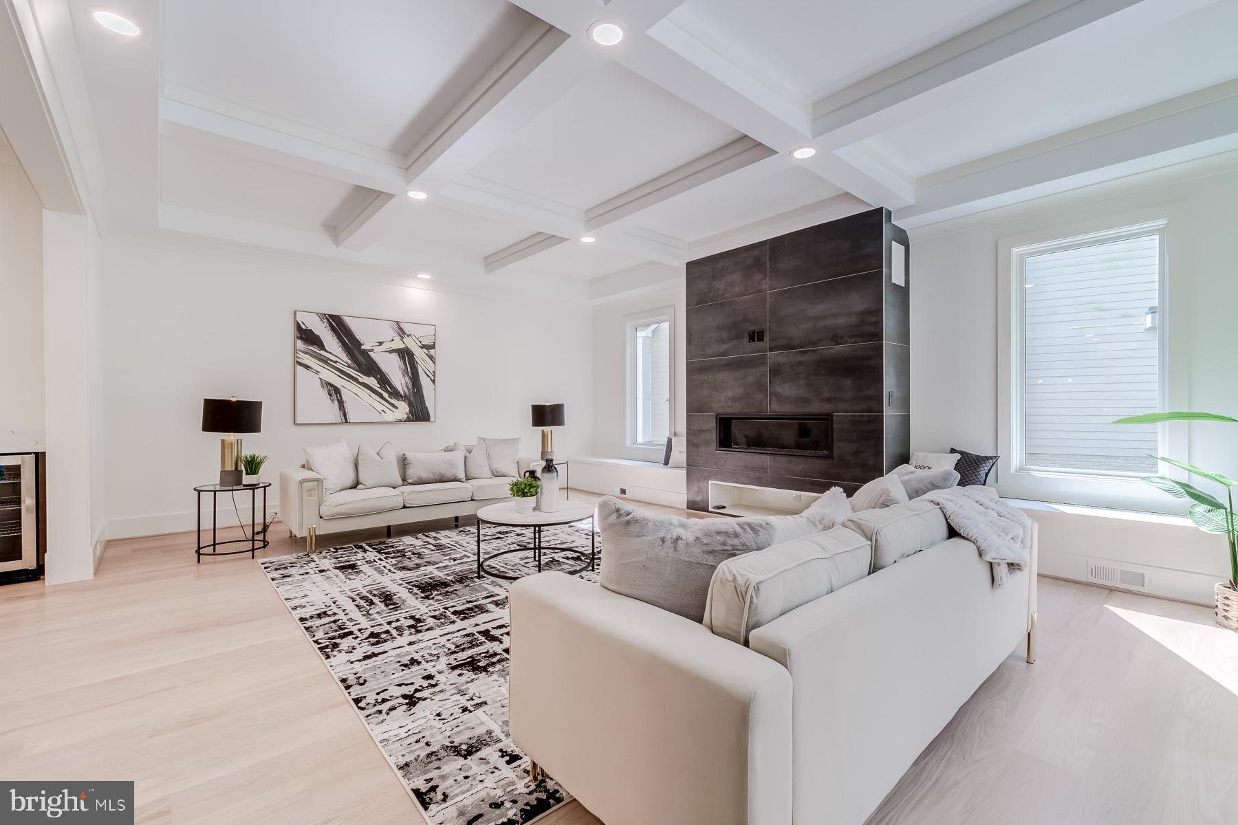 1205 Ross Dr SW