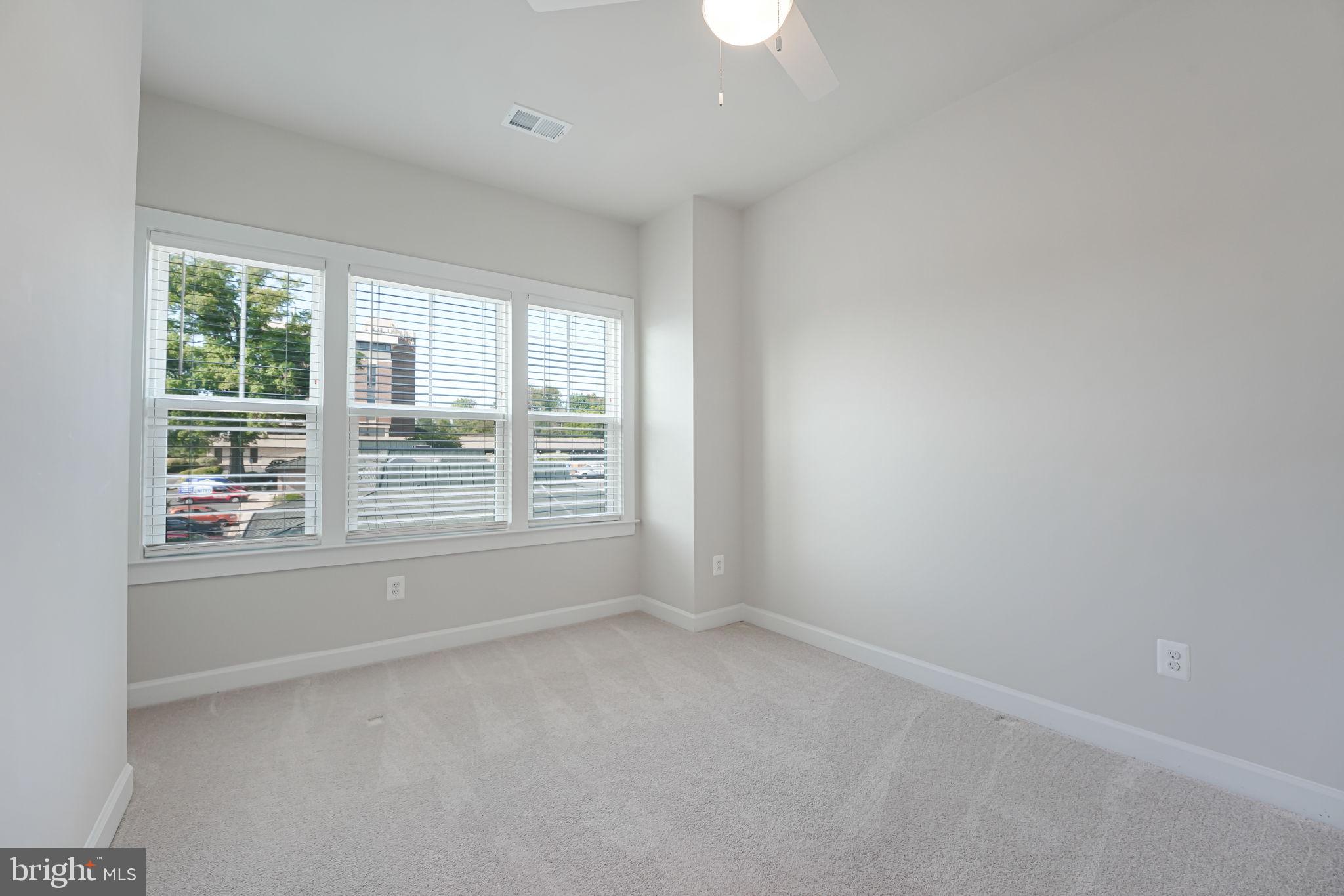 115 Pleasant St NW #5