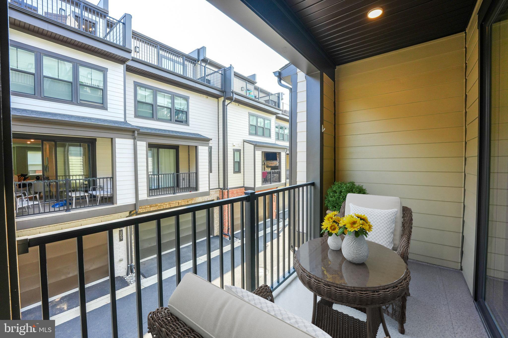 115 Pleasant St NW #5