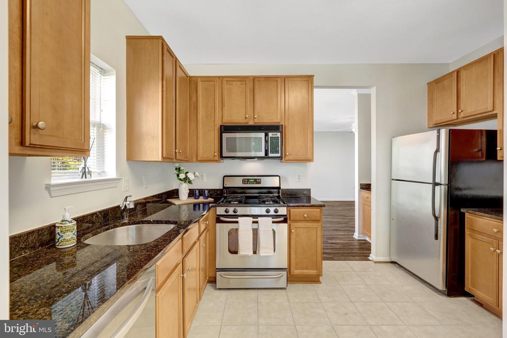 1511 N POINT DRIVE Unit: 203