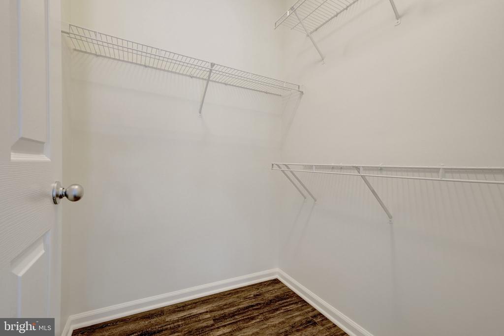 1511 N POINT DRIVE Unit: 203