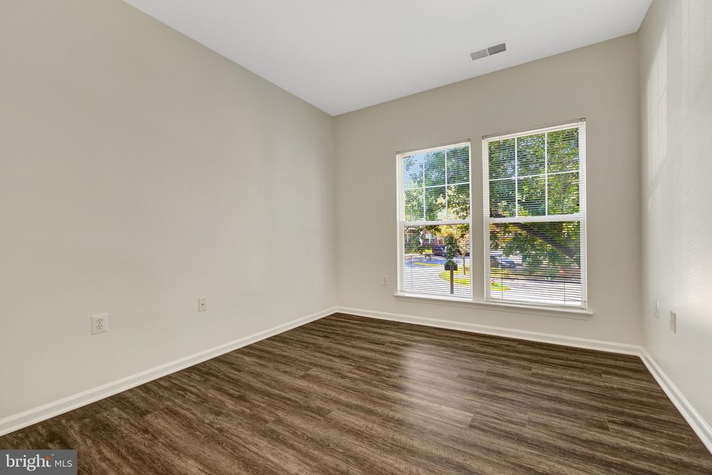 1511 N POINT DRIVE Unit: 203