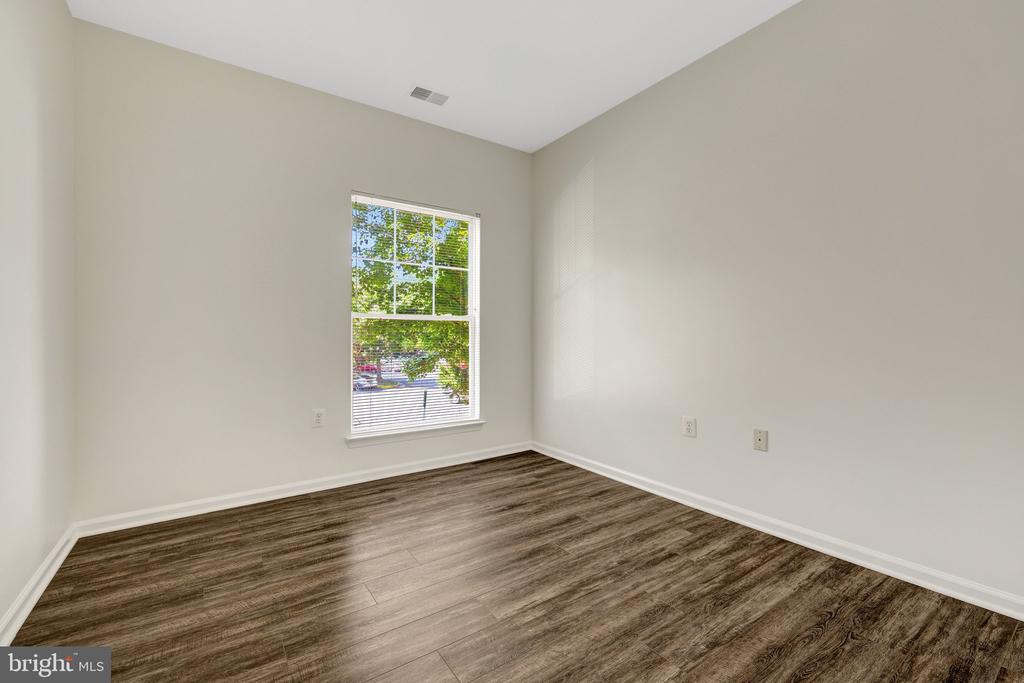 1511 N POINT DRIVE Unit: 203