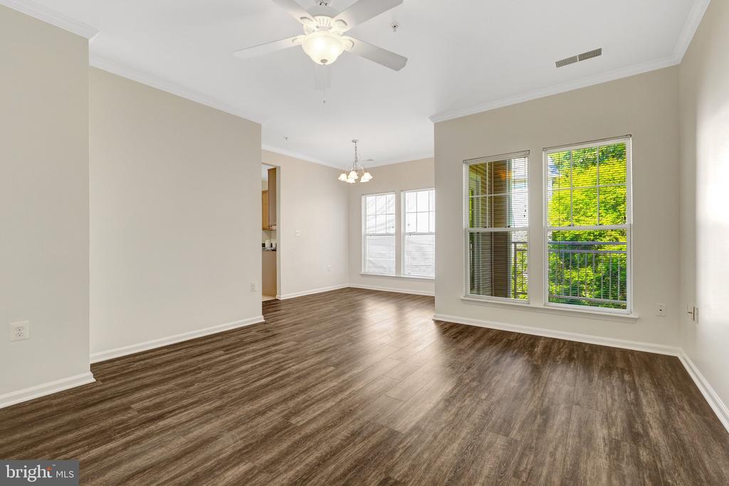 1511 N POINT DRIVE Unit: 203