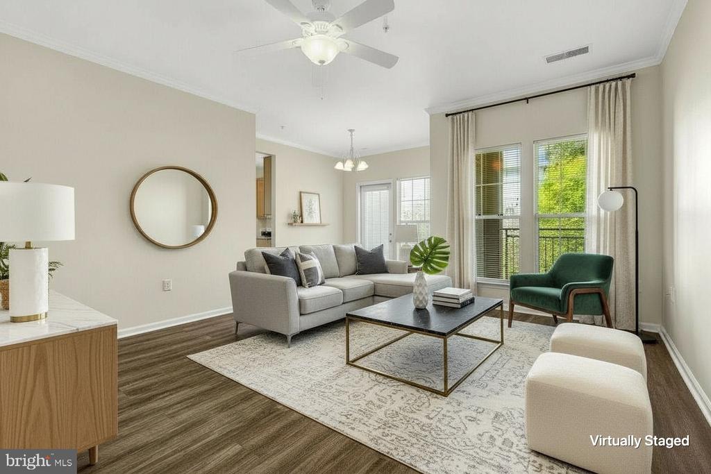 1511 N POINT DRIVE Unit: 203