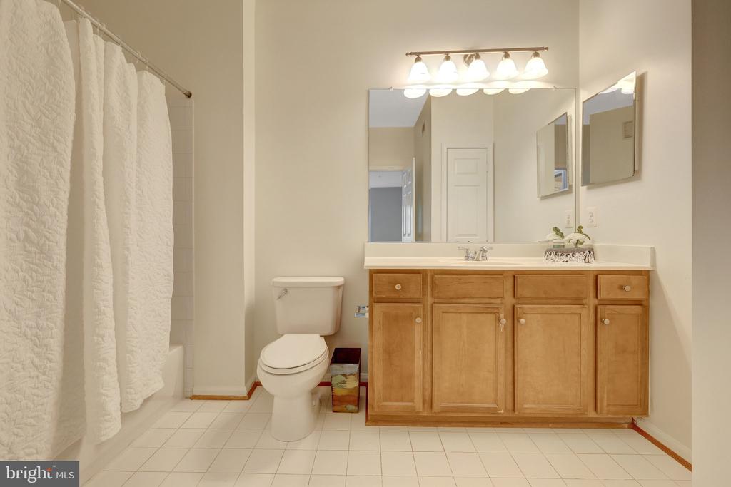 1511 N POINT DRIVE Unit: 203