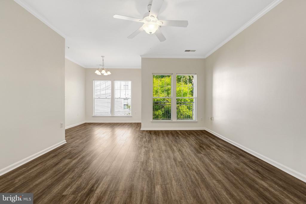 1511 N POINT DRIVE Unit: 203