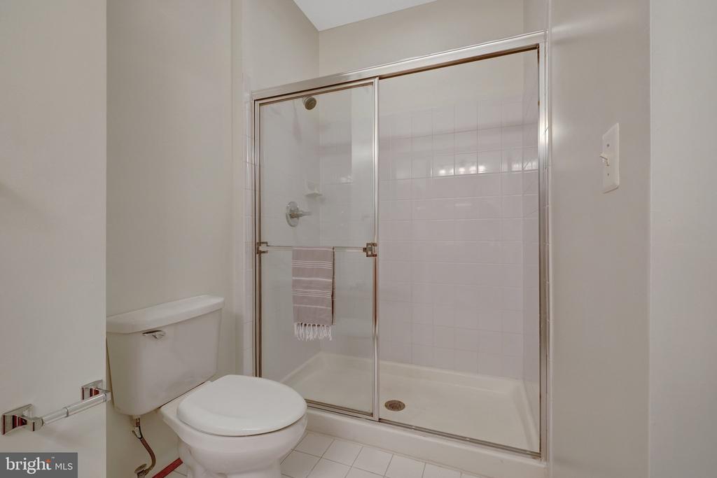 1511 N POINT DRIVE Unit: 203