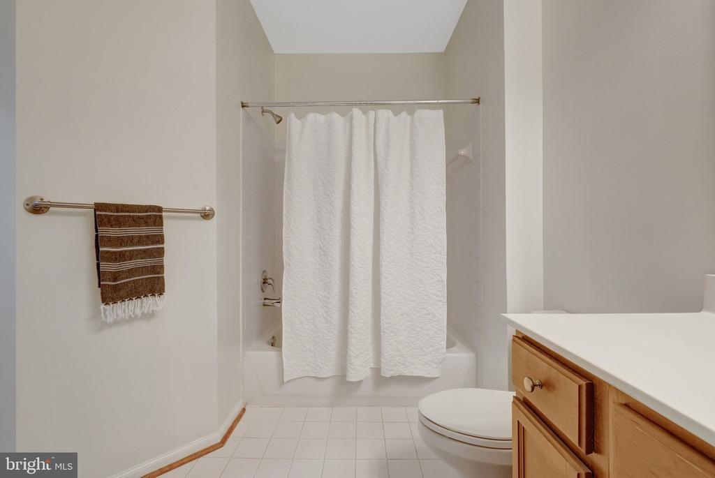 1511 N POINT DRIVE Unit: 203