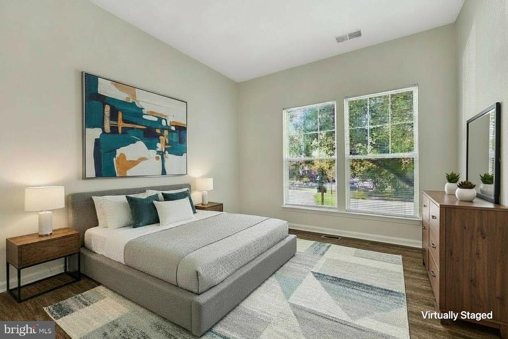 1511 N POINT DRIVE Unit: 203