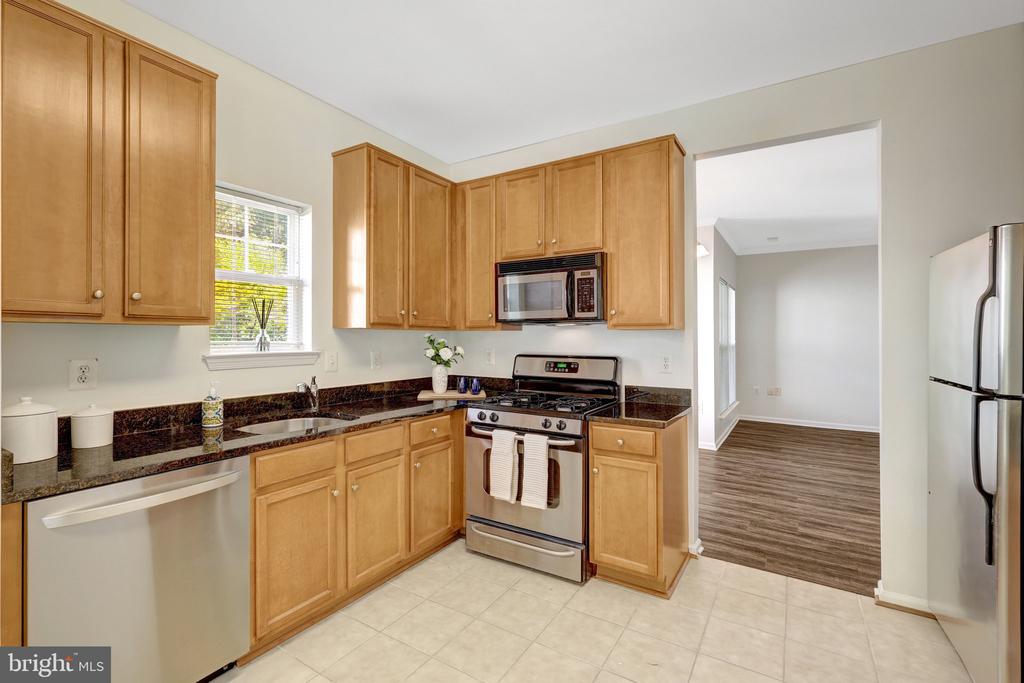 1511 N POINT DRIVE Unit: 203