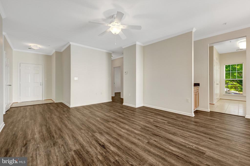 1511 N POINT DRIVE Unit: 203
