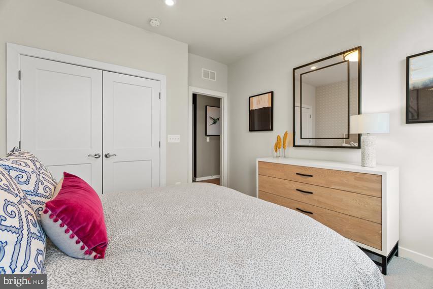 44526 Wolfhound Square