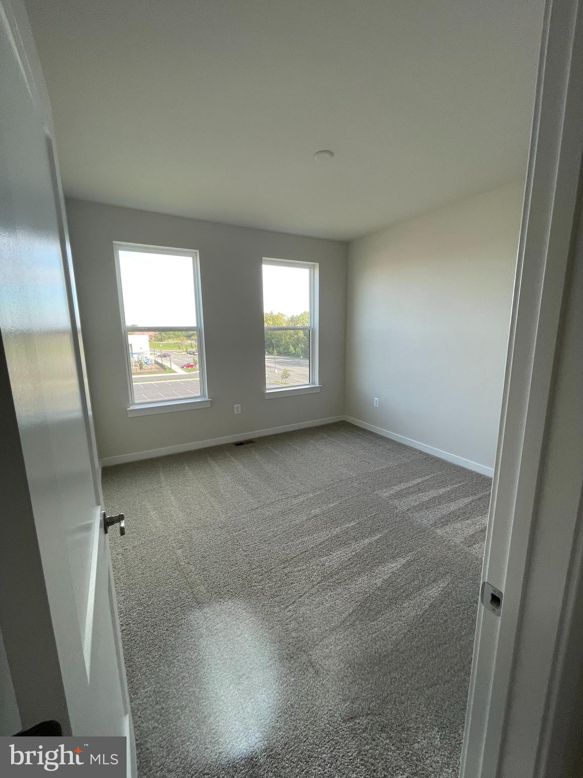 44526 Wolfhound Square