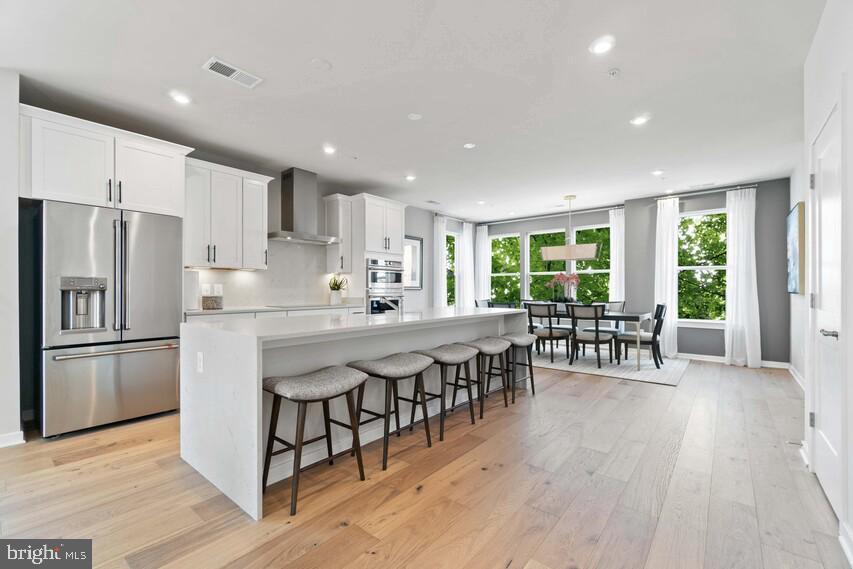 44526 Wolfhound Square