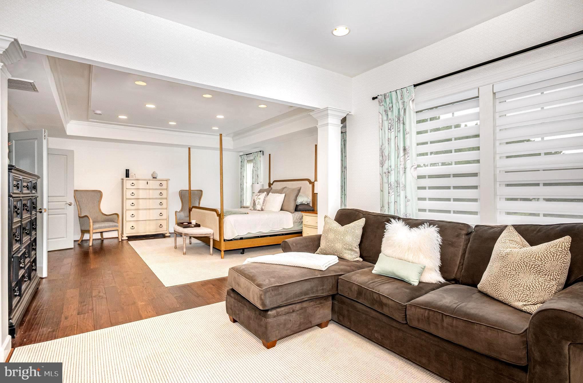 23044 CREIGHTON FARMS DRIVE