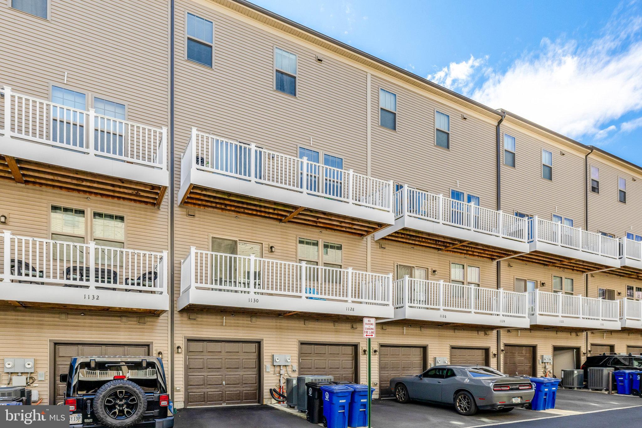 1130 MADEIRA TERRACE SE