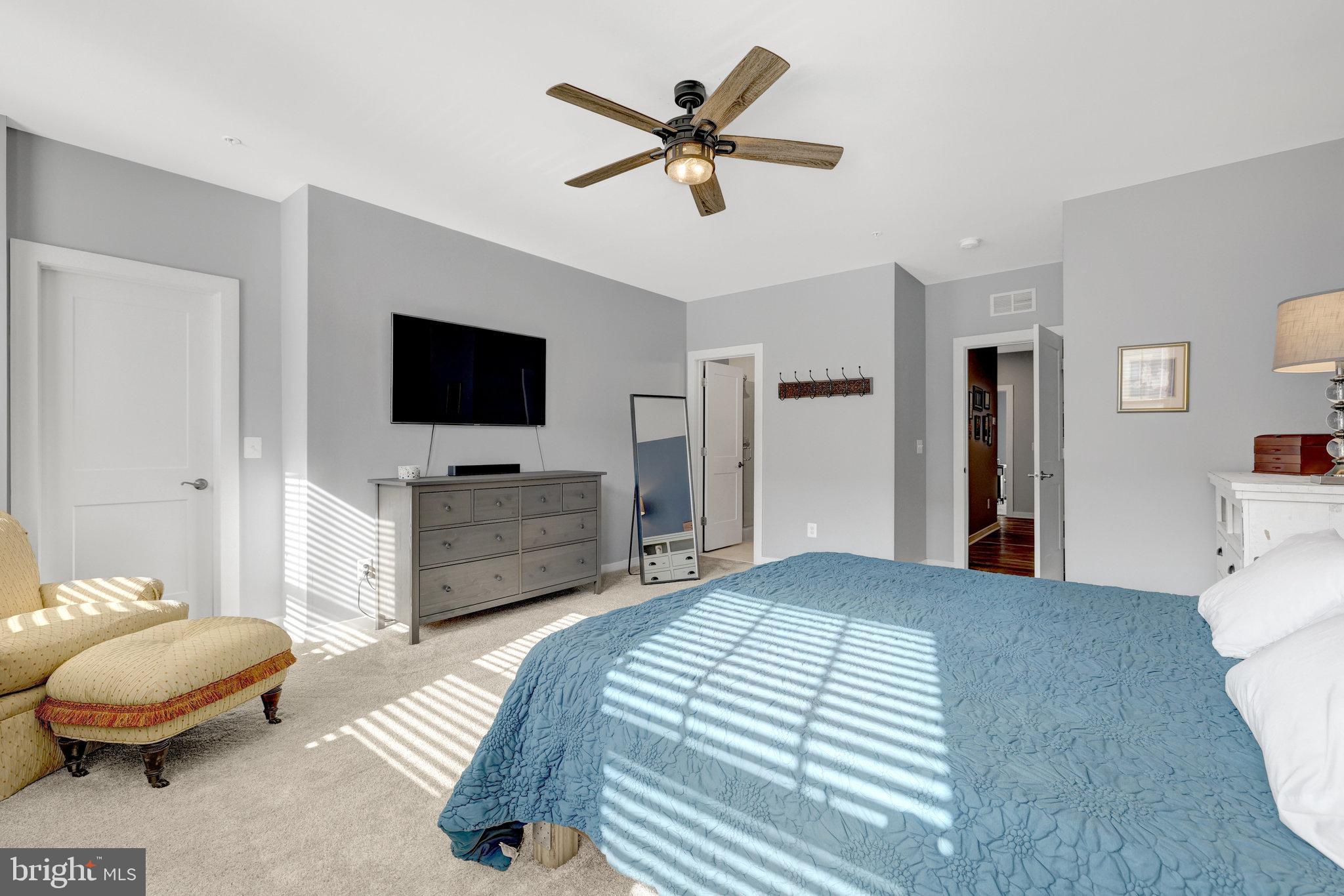 1130 MADEIRA TERRACE SE