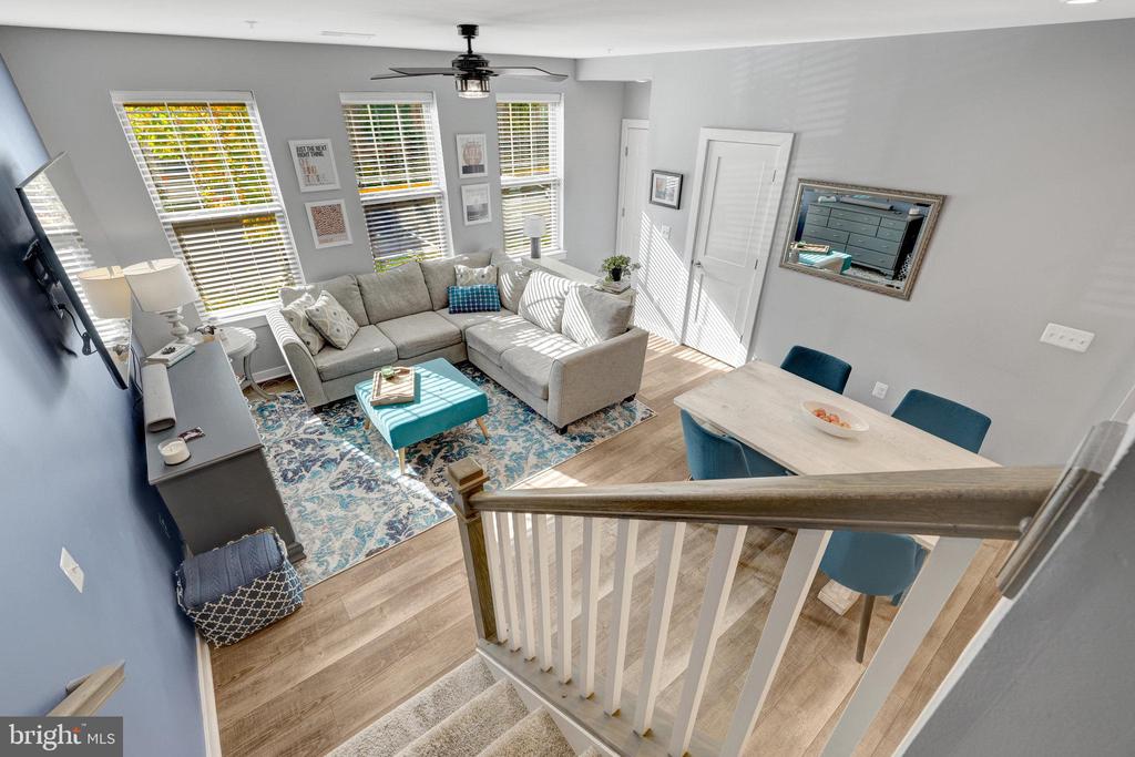 1130 MADEIRA TERRACE SE