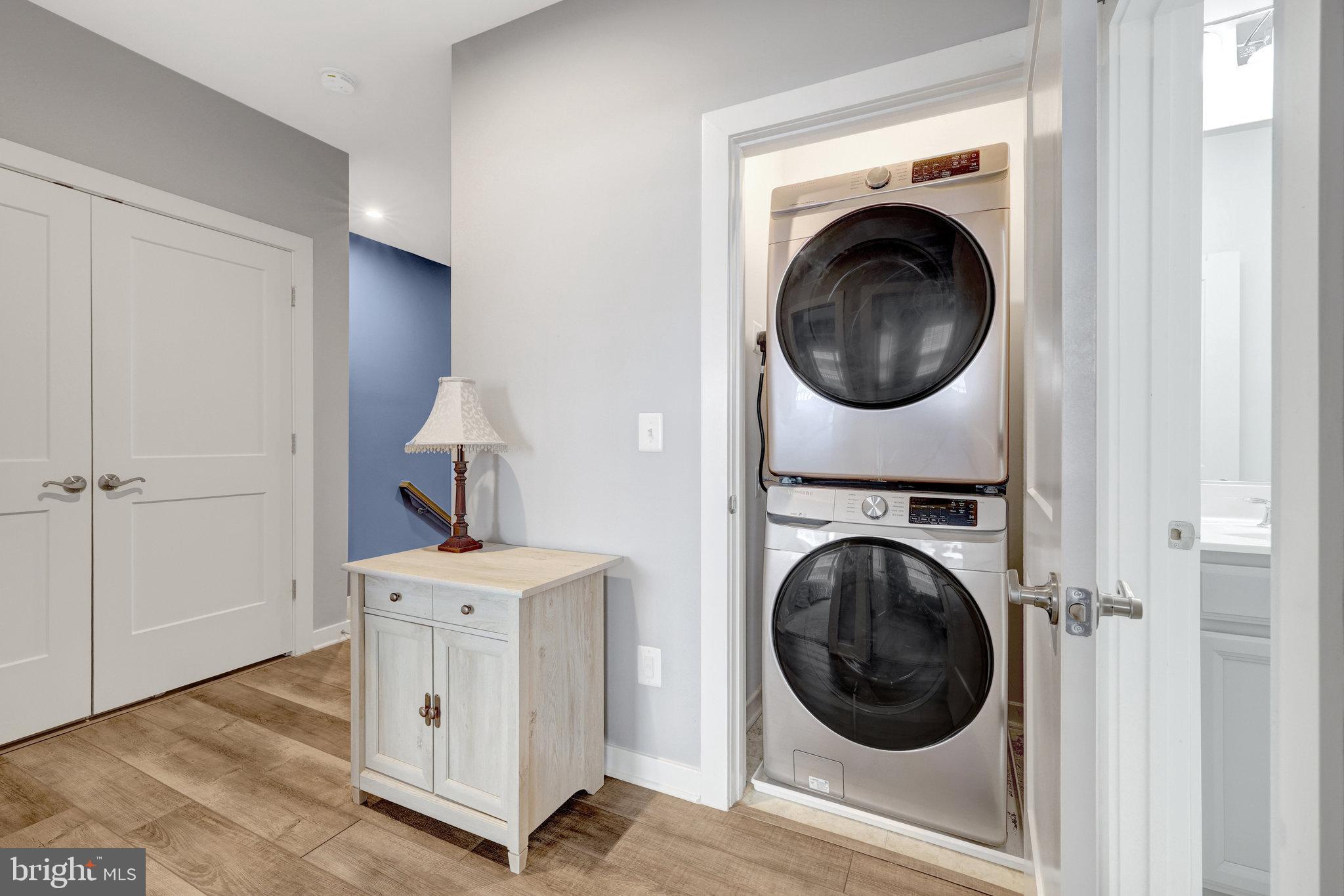 1130 MADEIRA TERRACE SE