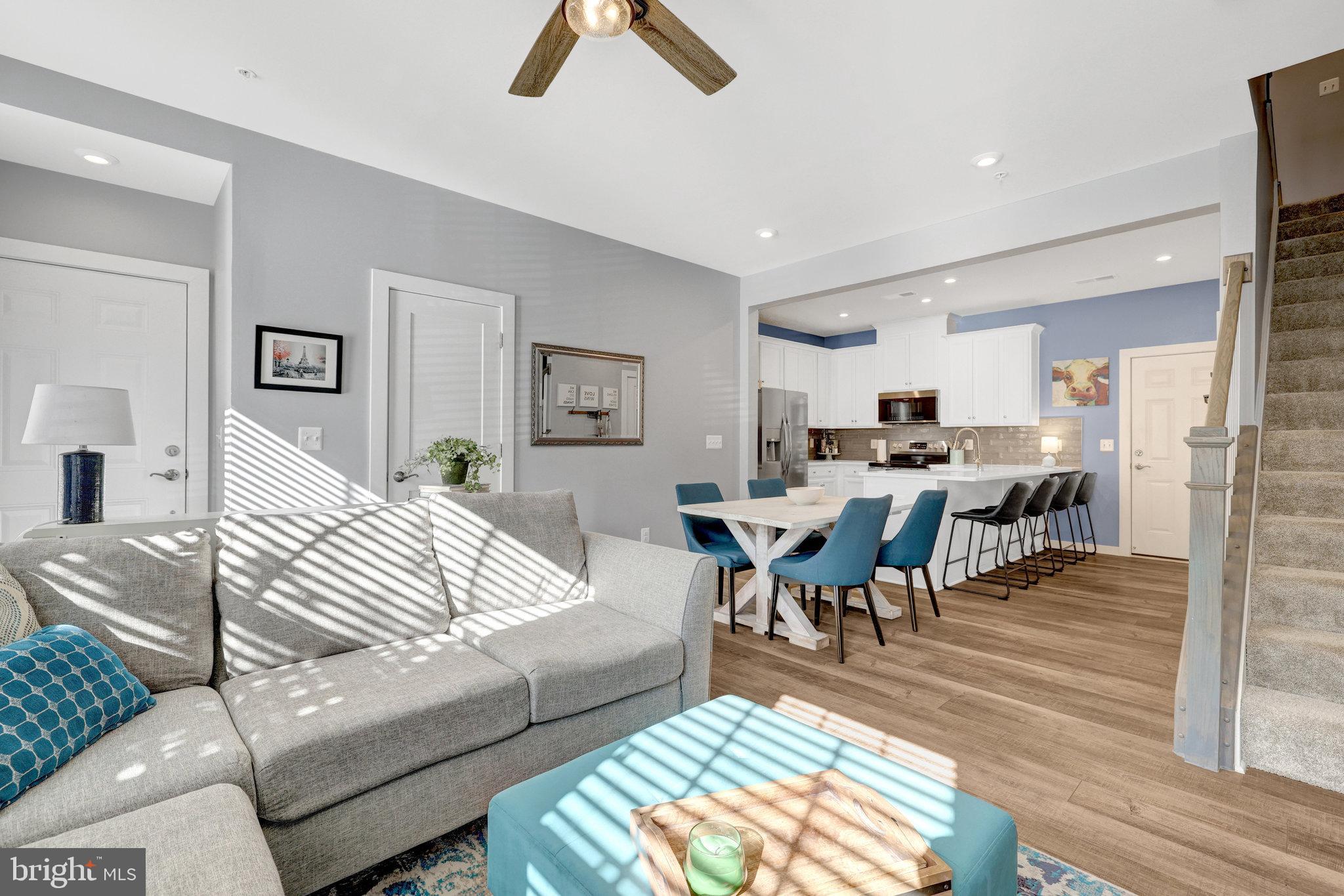 1130 MADEIRA TERRACE SE