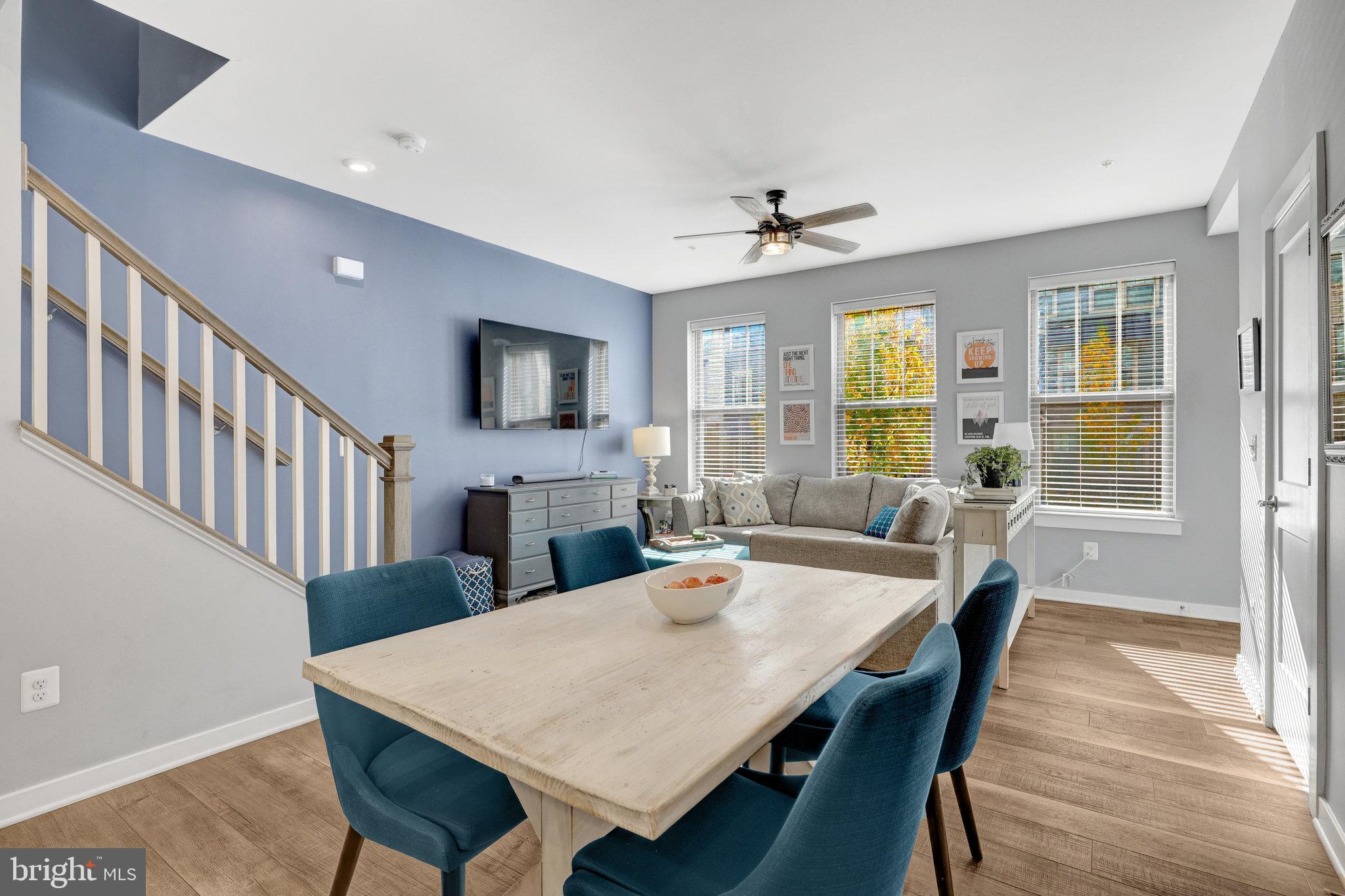 1130 MADEIRA TERRACE SE