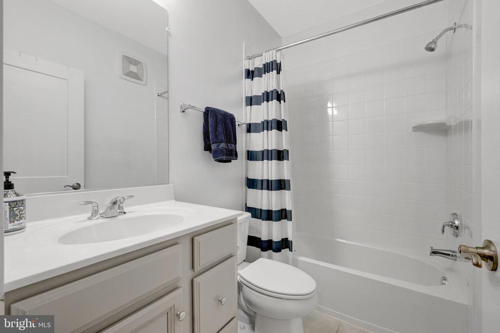 1130 MADEIRA TERRACE SE