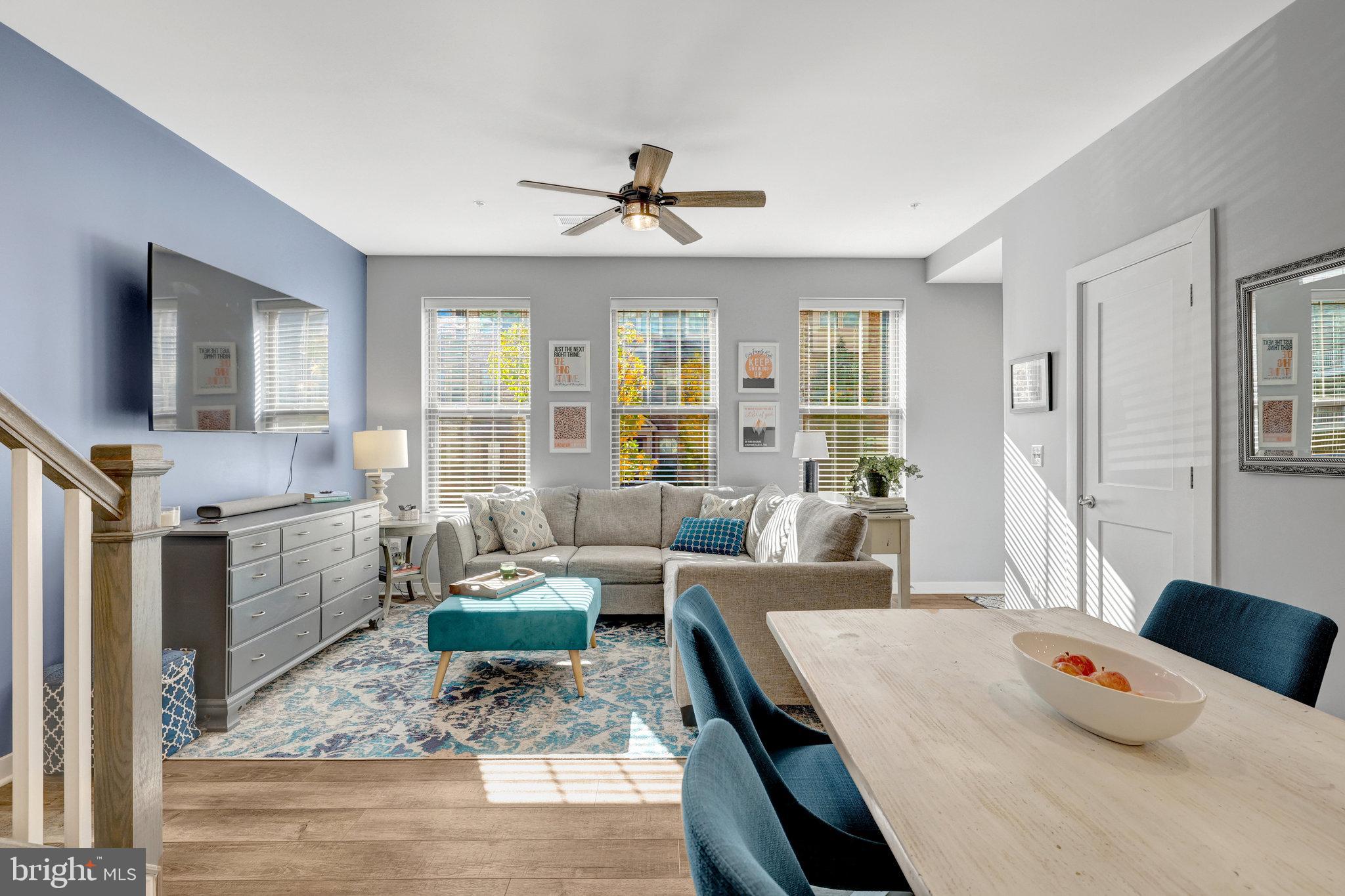 1130 MADEIRA TERRACE SE