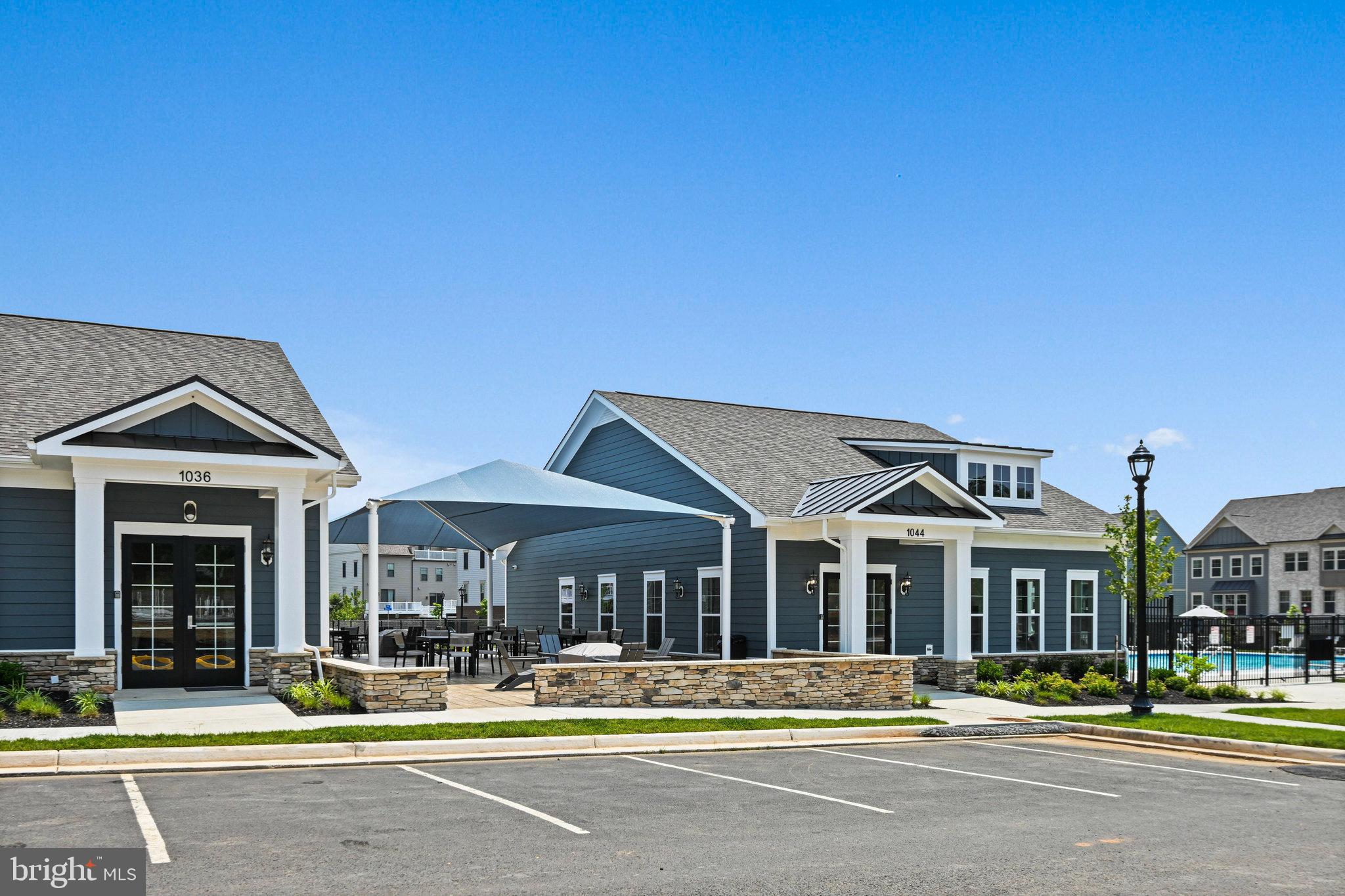 1130 MADEIRA TERRACE SE