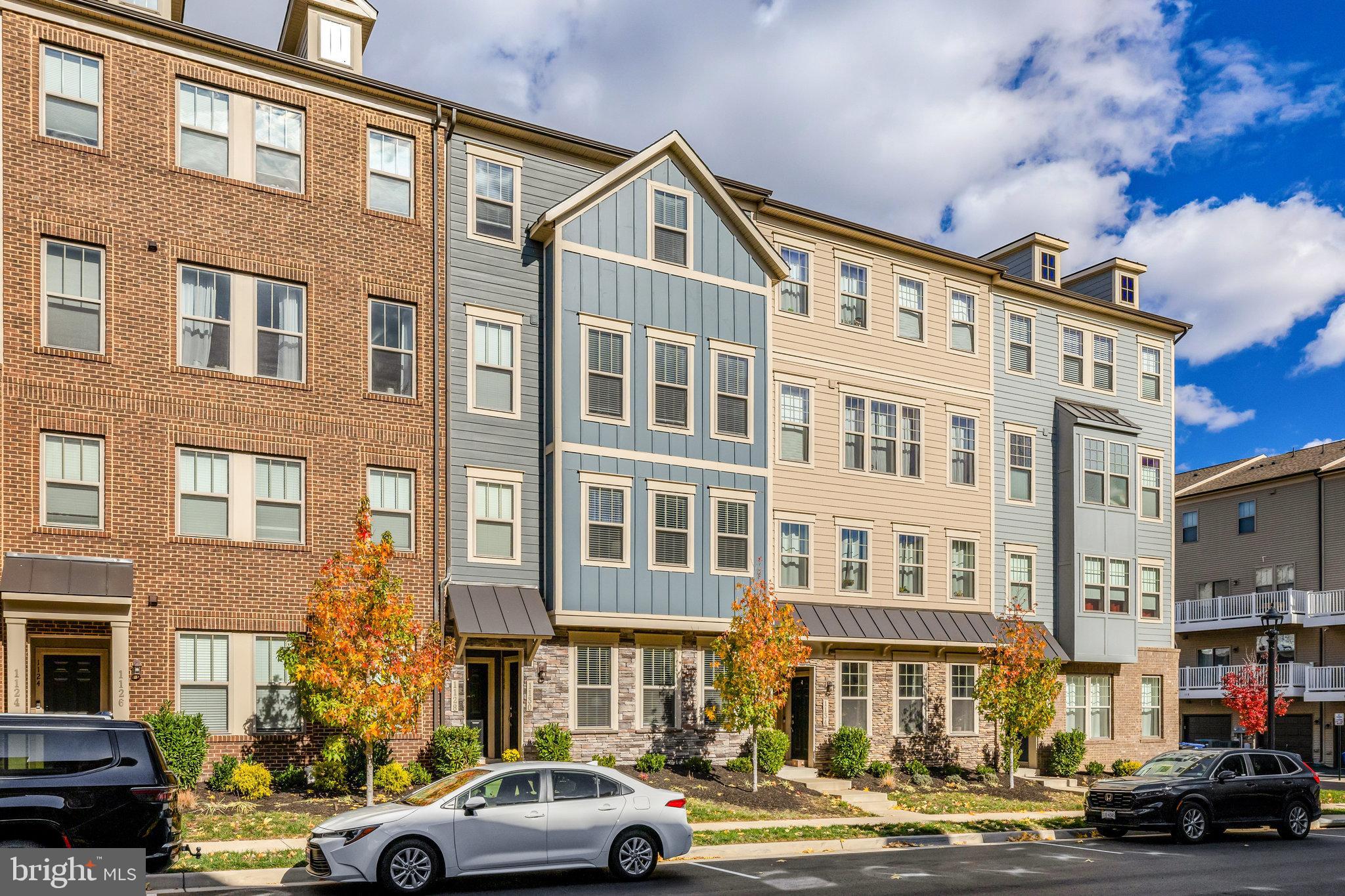 1130 MADEIRA TERRACE SE