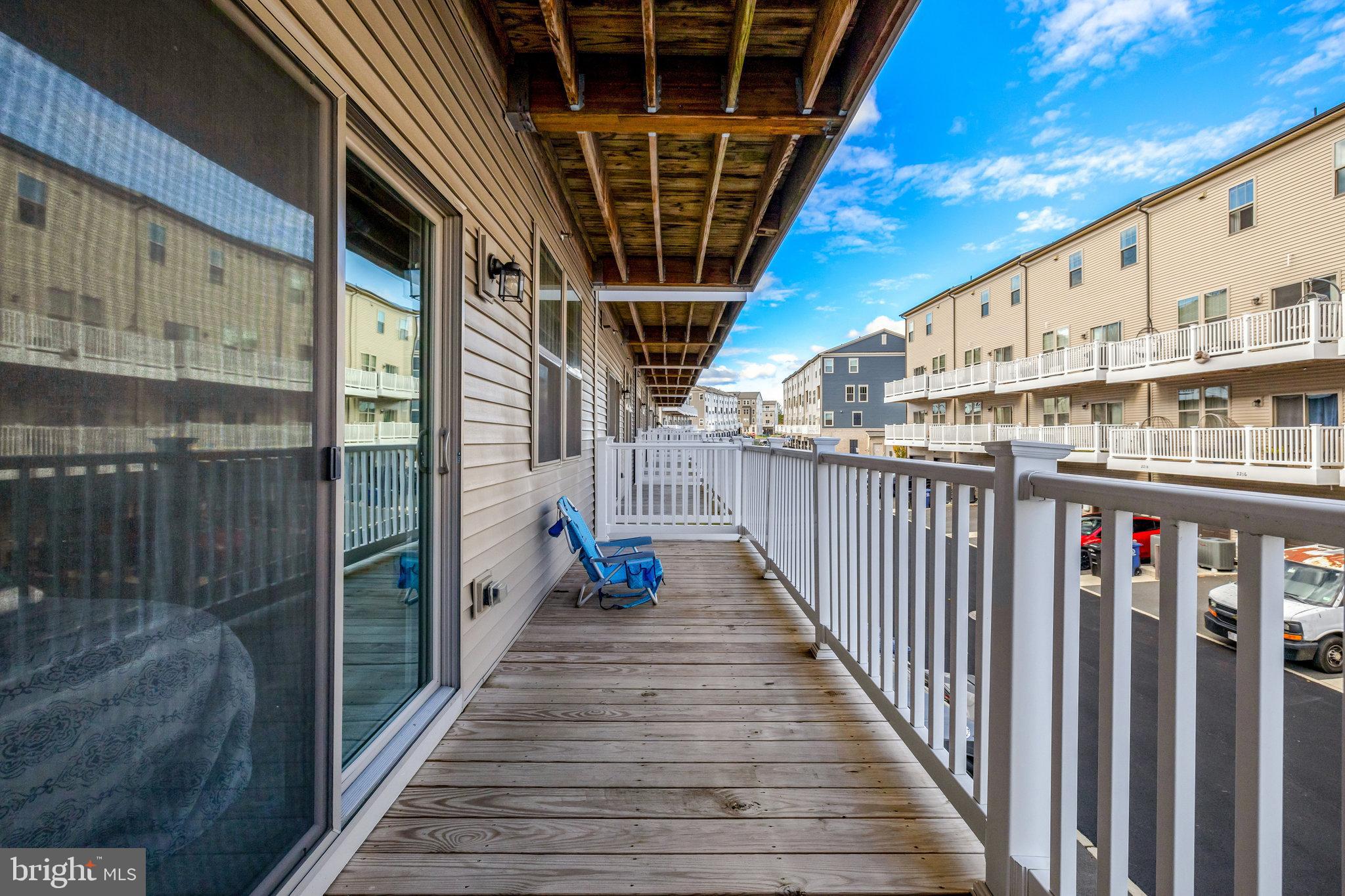 1130 MADEIRA TERRACE SE