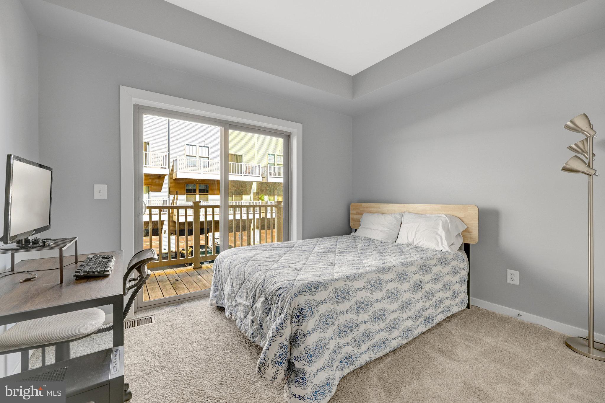 1130 MADEIRA TERRACE SE