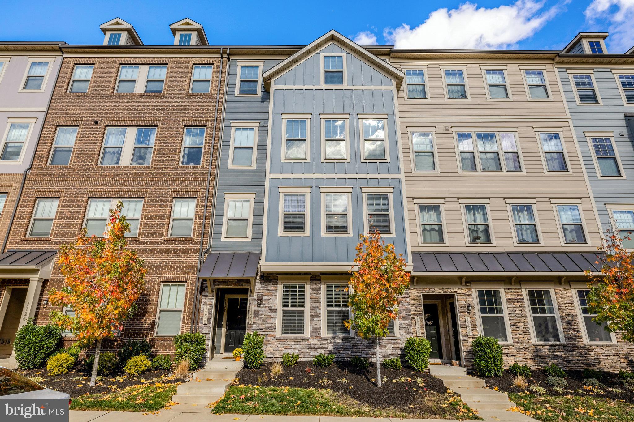 1130 MADEIRA TERRACE SE