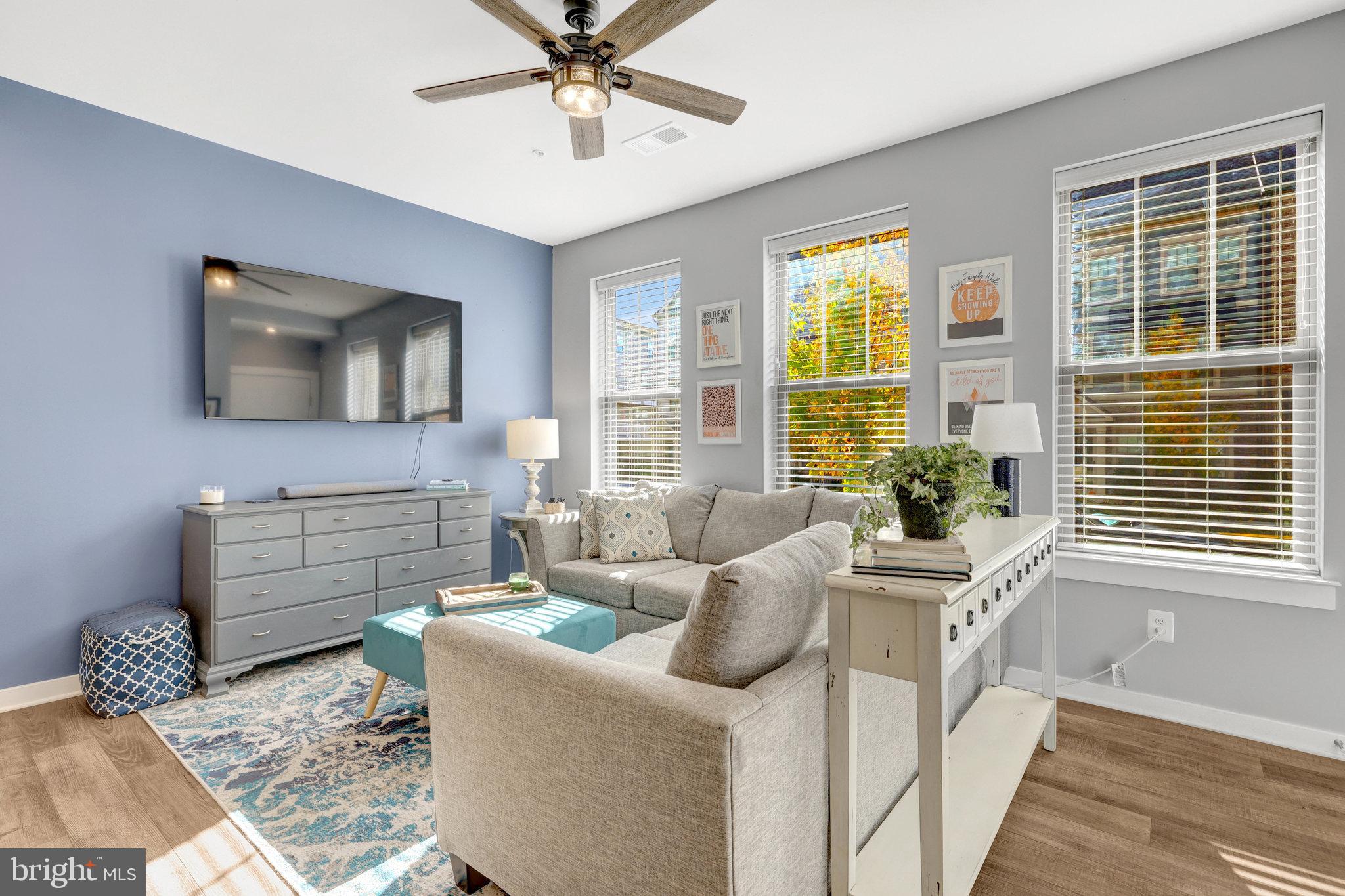 1130 MADEIRA TERRACE SE