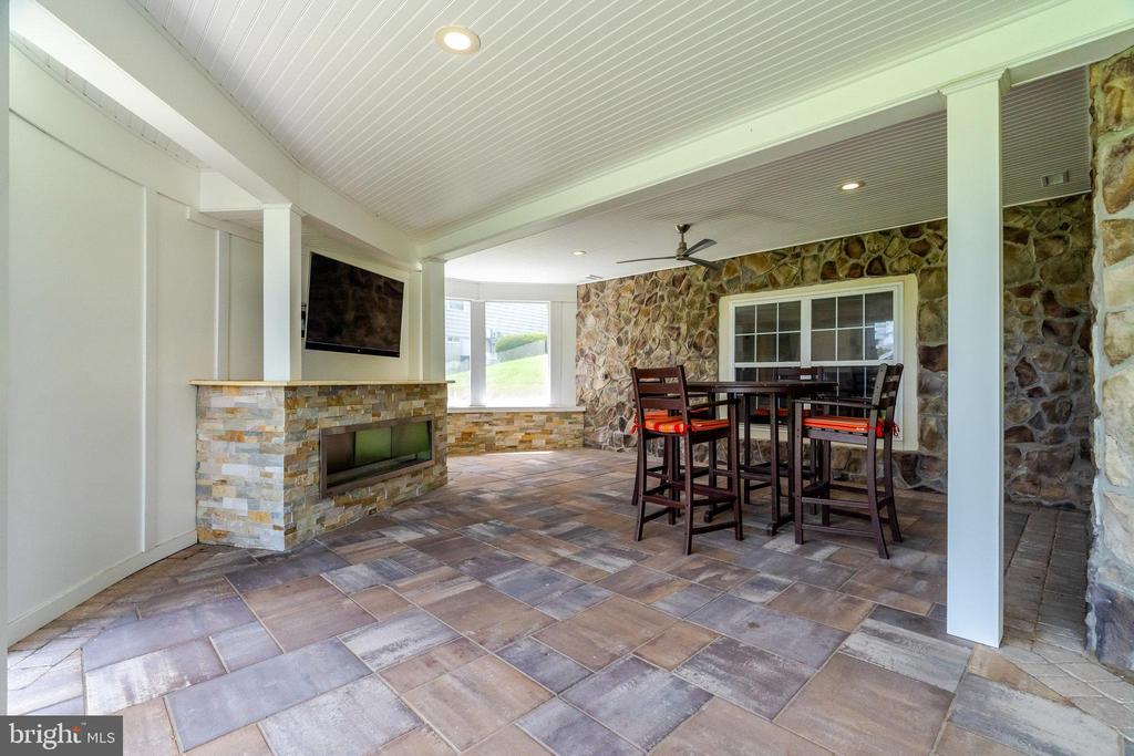 22374 DOLOMITE HILLS DRIVE