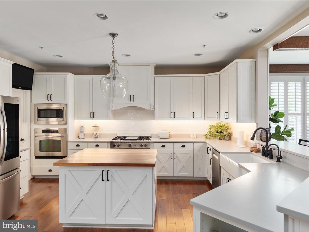 14475 Bluff Point Ct
