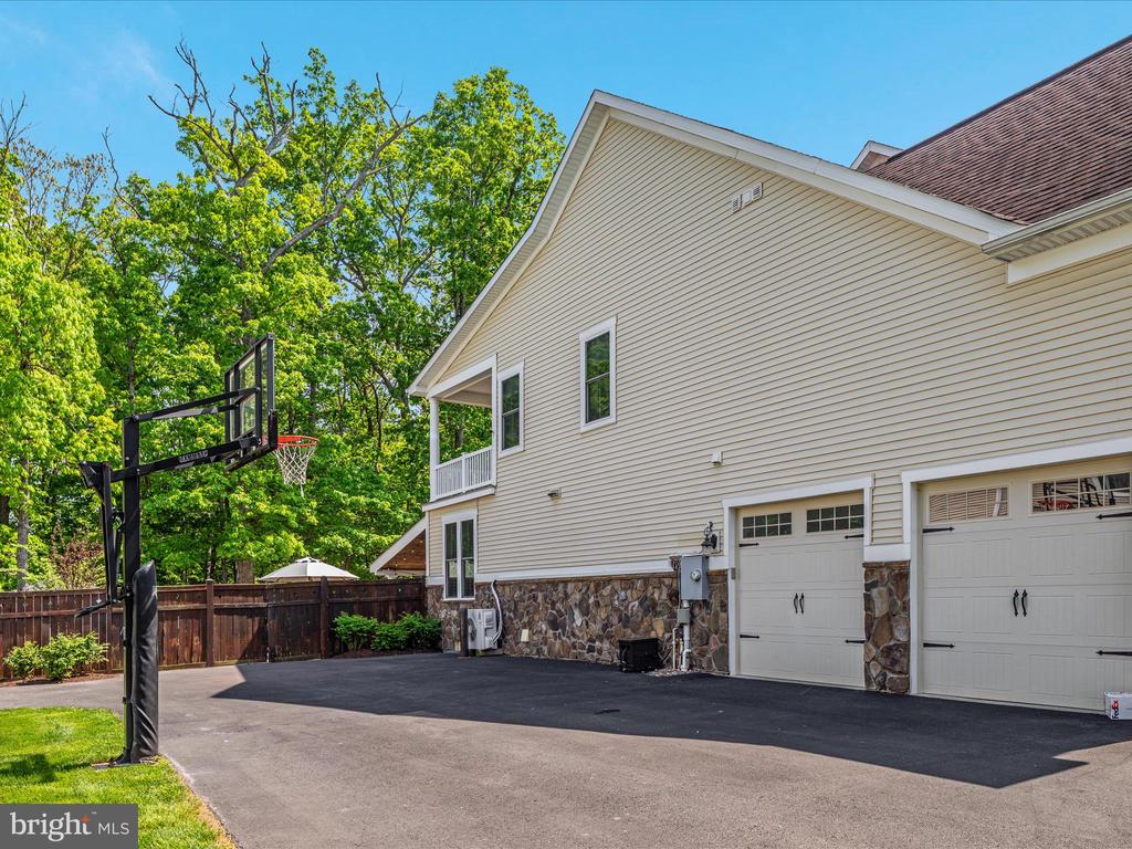 14475 Bluff Point Ct