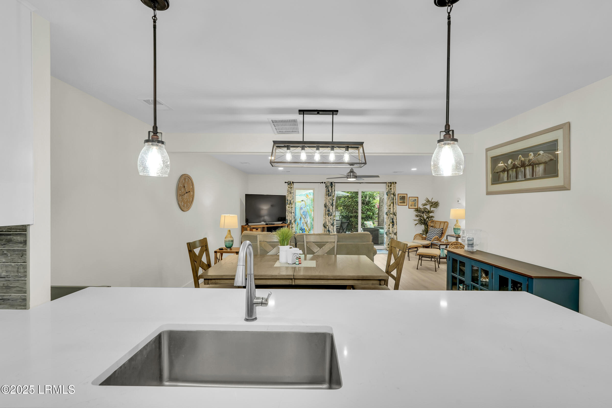 45 Queens Folly Road, 613