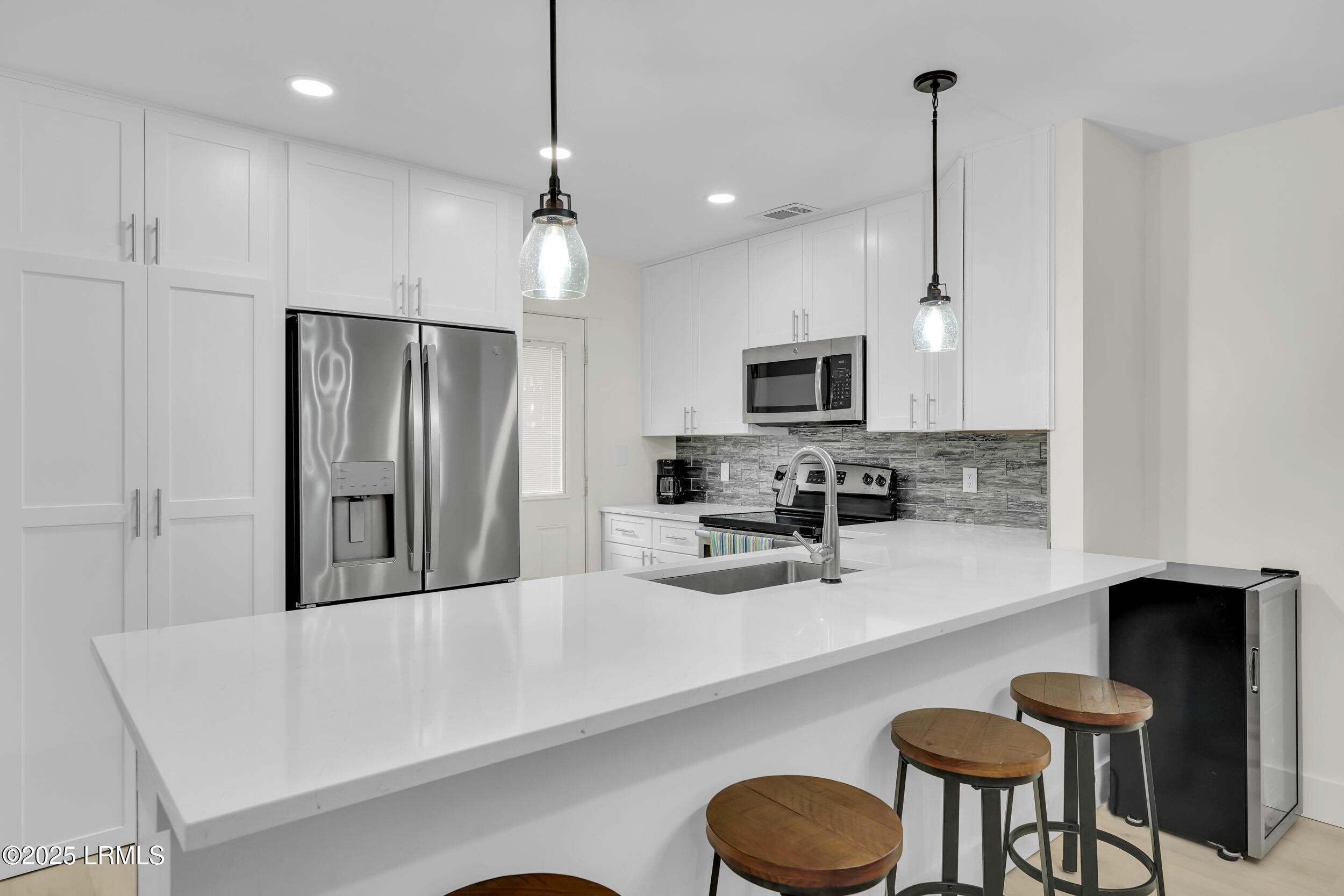 45 Queens Folly Road, 613