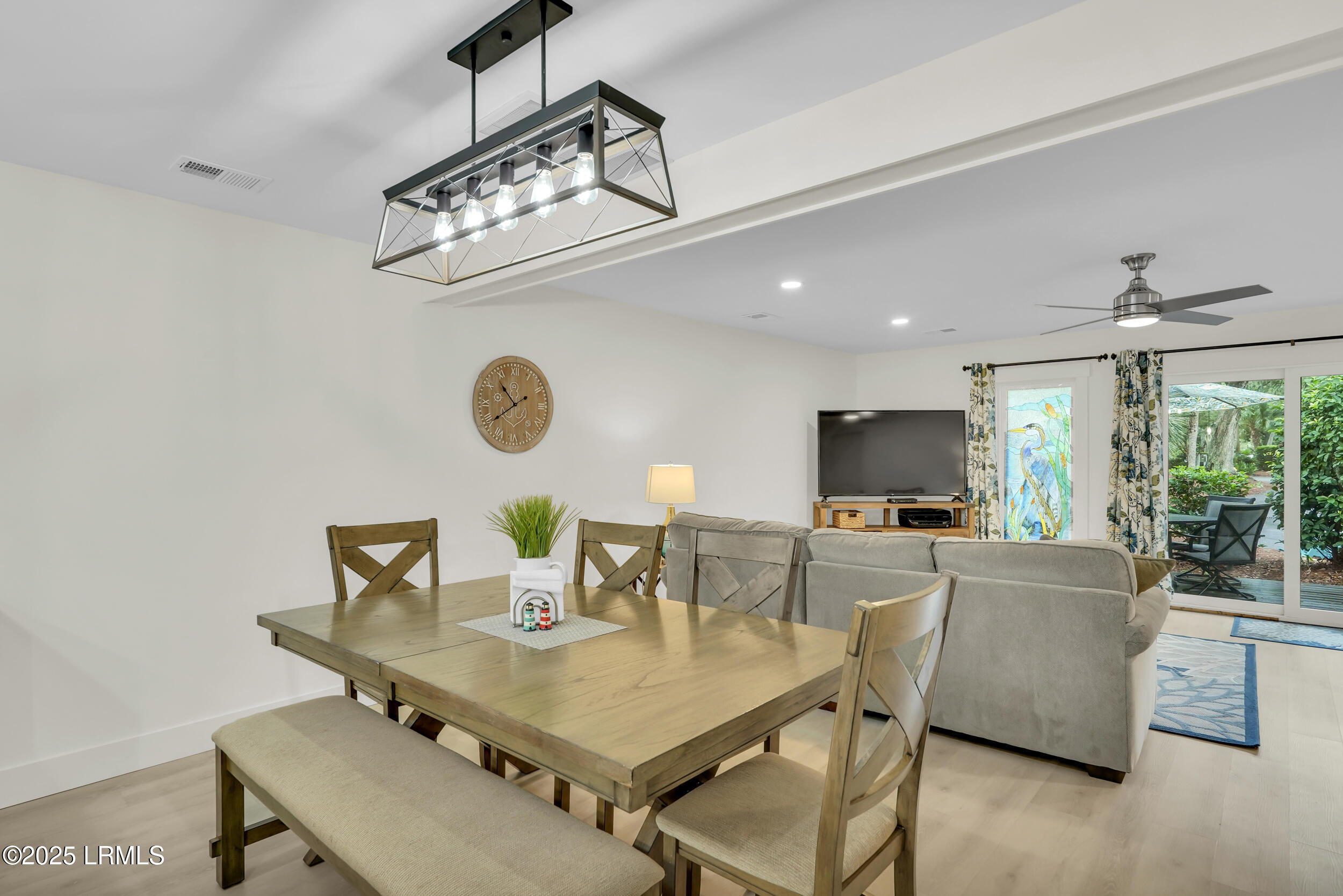 45 Queens Folly Road, 613