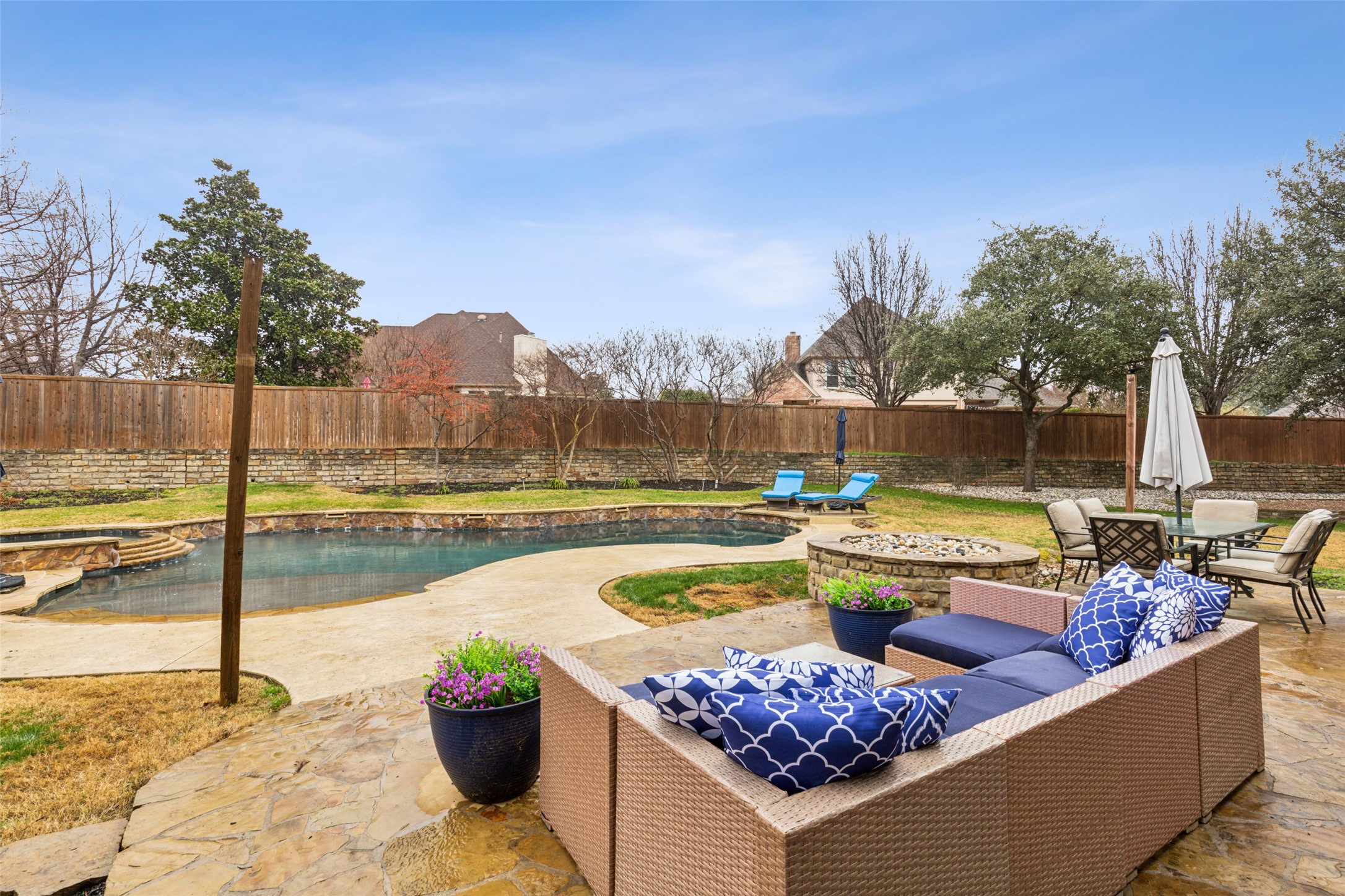 1106 Versailles Court