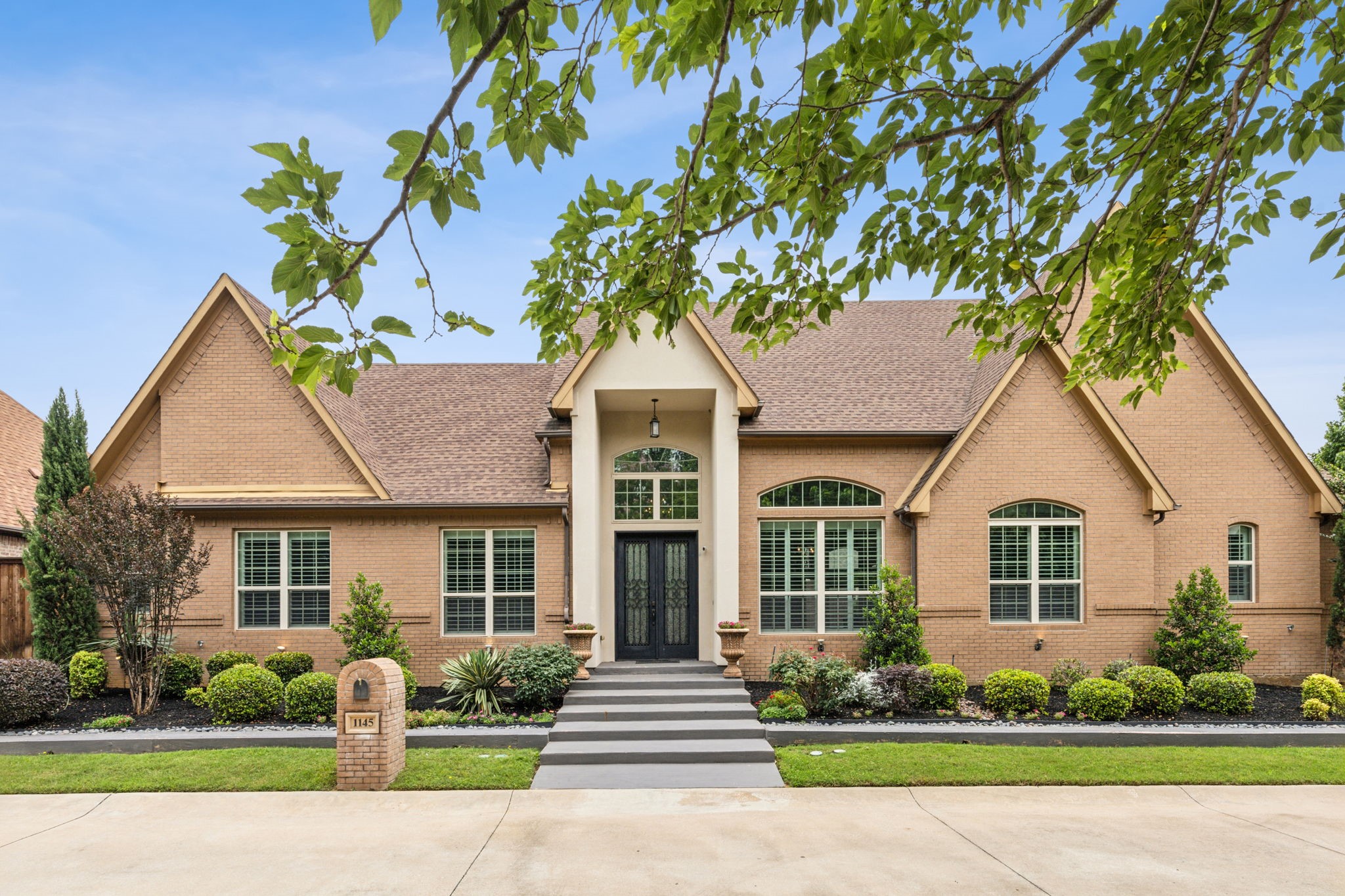 1145 Haven Circle