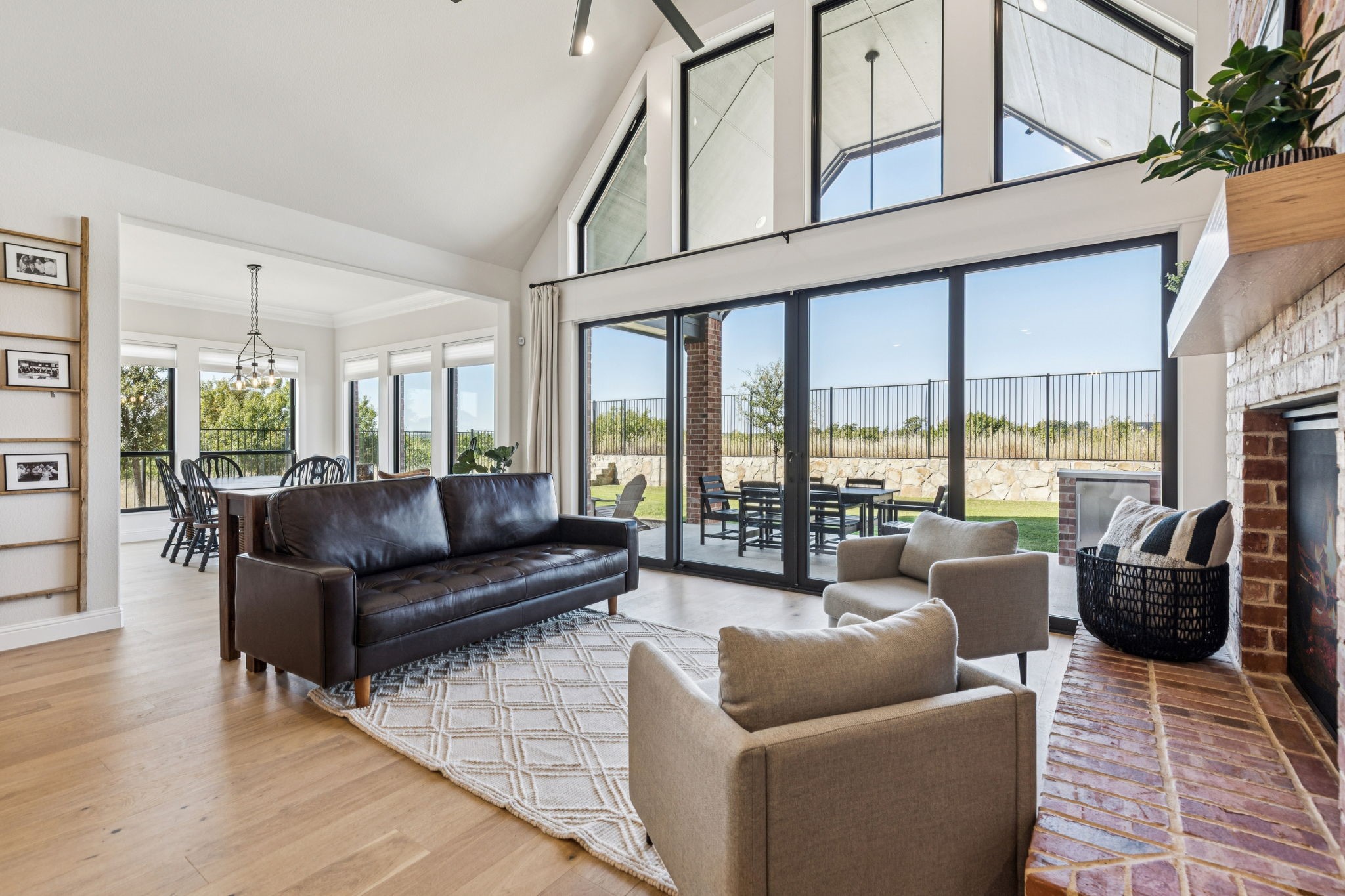 933 Highlands Avenue