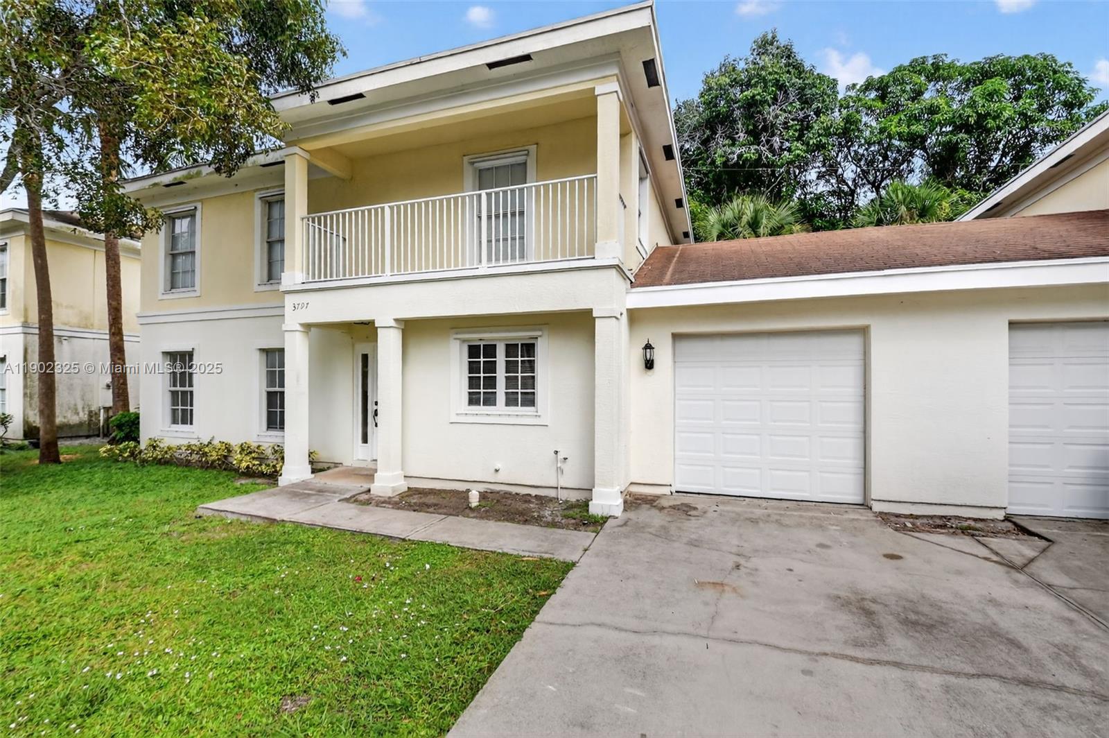 3797 Dove Landing Road .