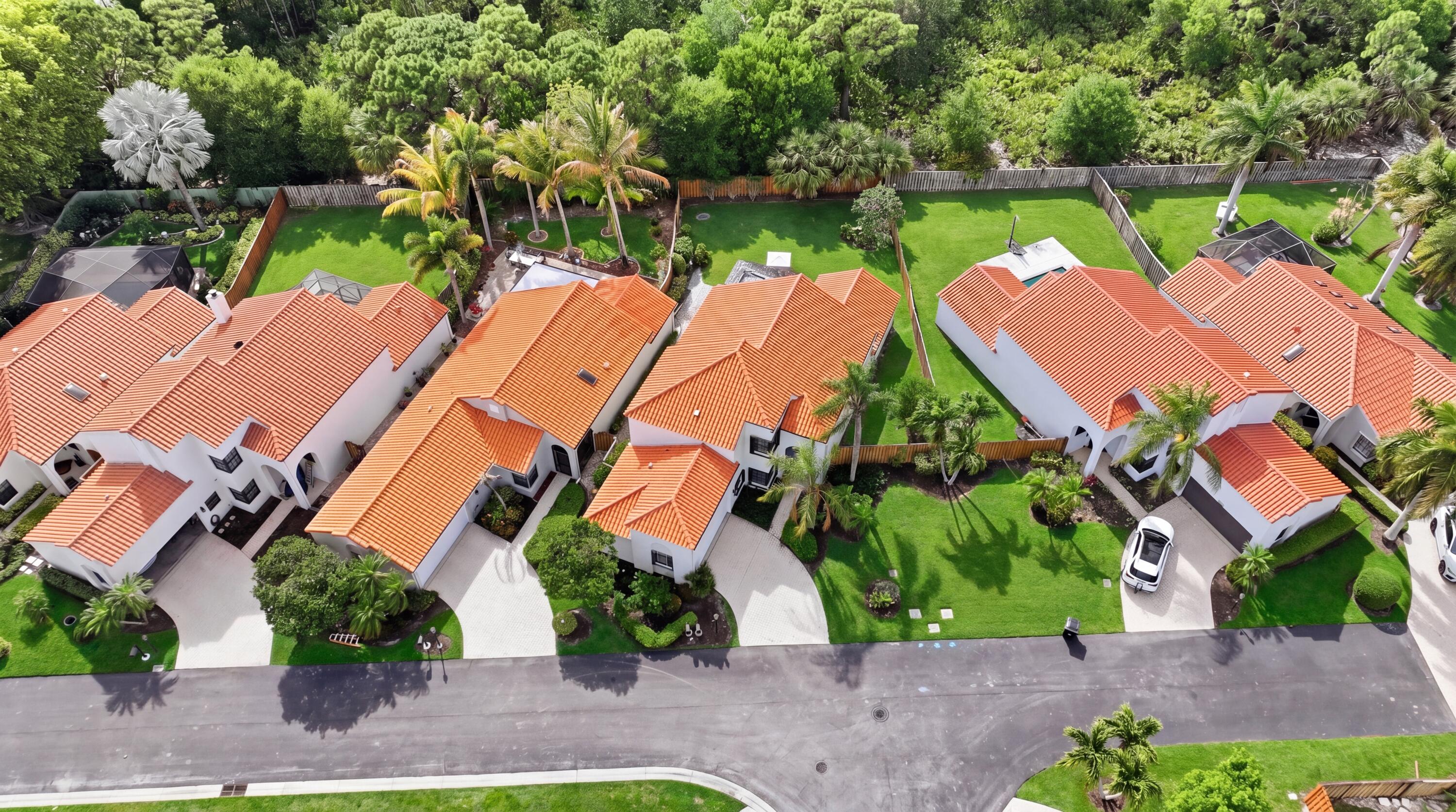 2596 La Cristal Circle