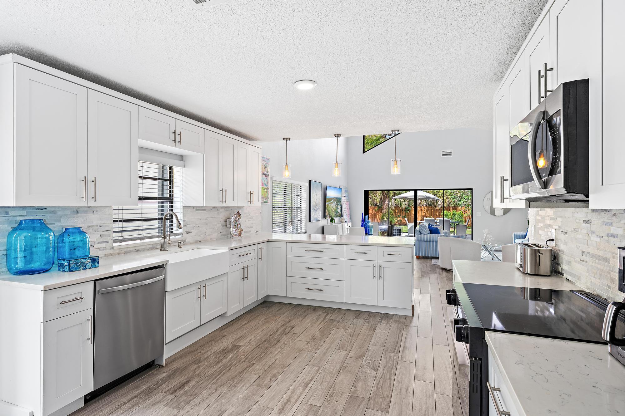 2596 La Cristal Circle
