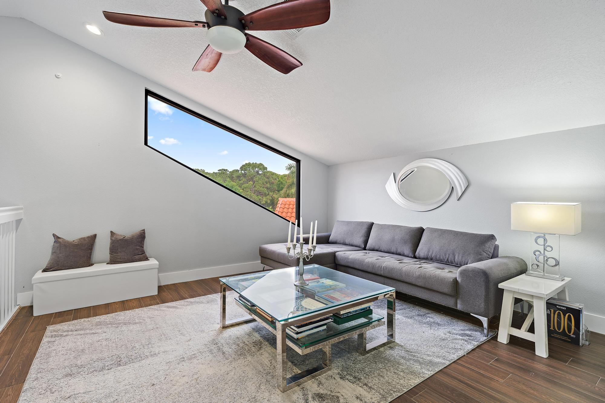 2596 La Cristal Circle