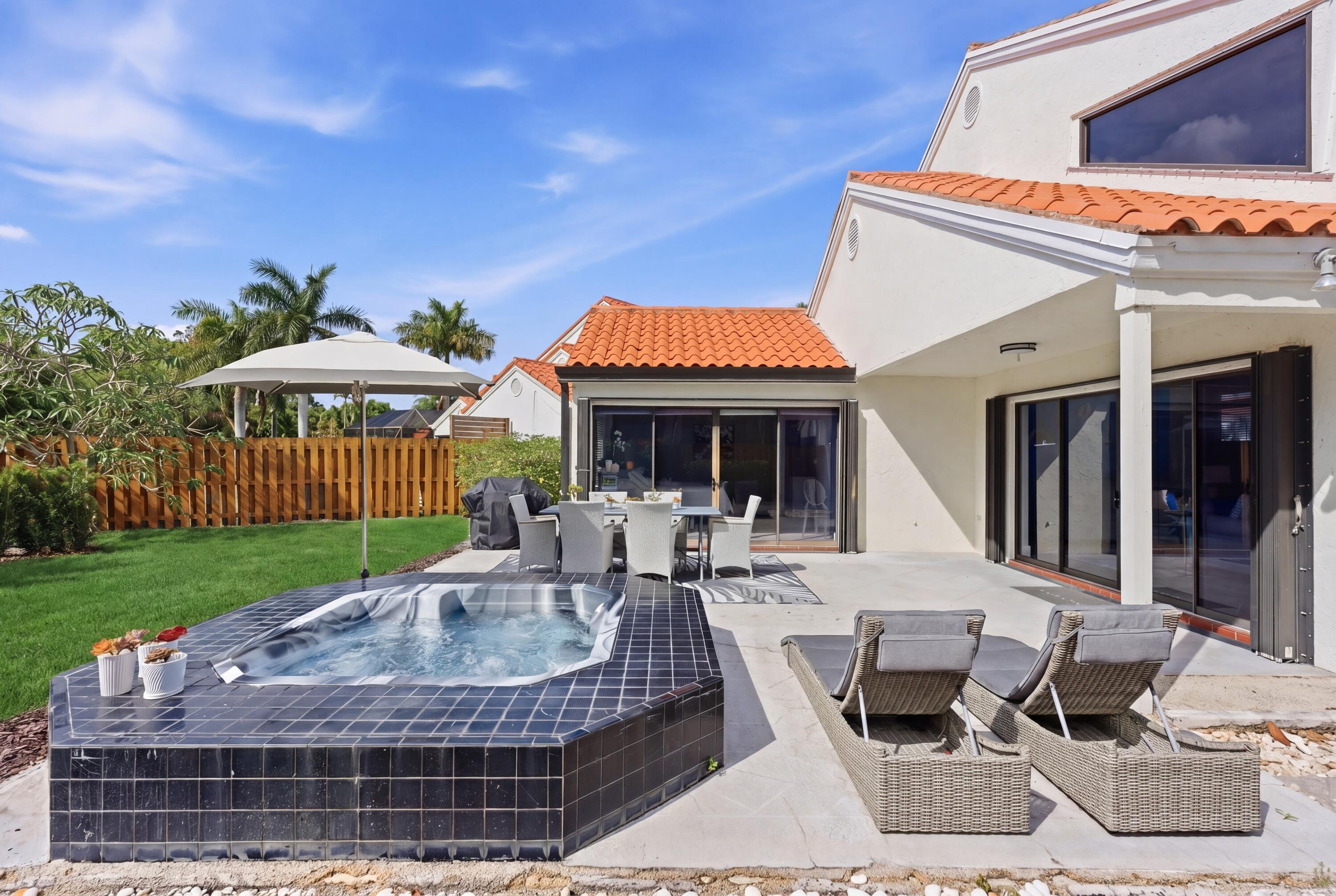 2596 La Cristal Circle