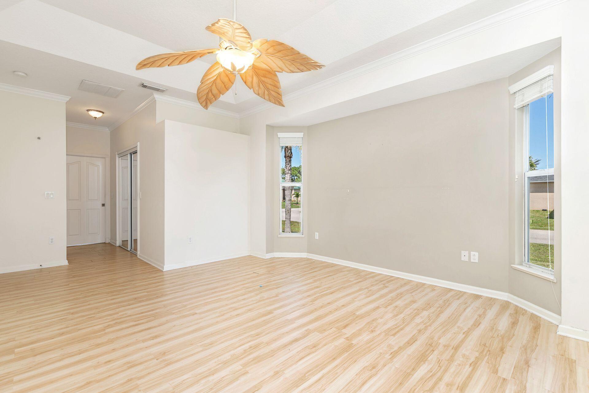 2592 SE Calusa Avenue SE